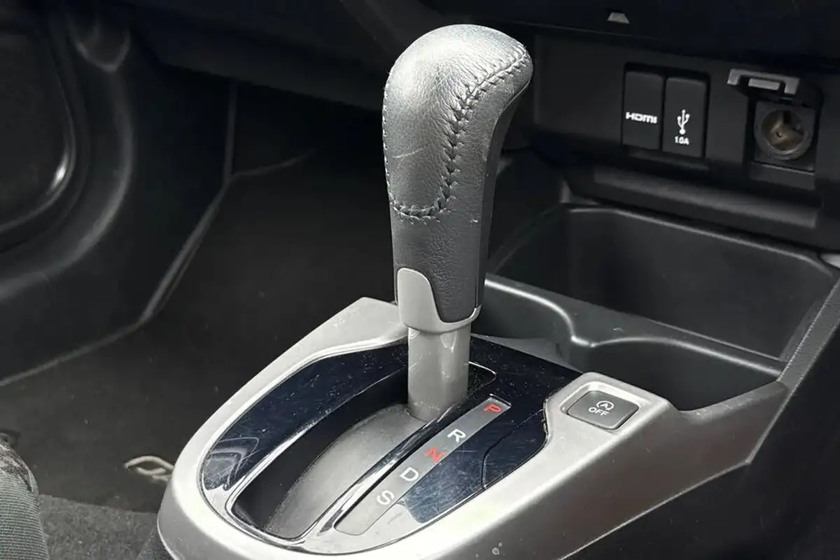 2018-honda-jazz-13-i-vtec-ex-navi-cvt-big-21