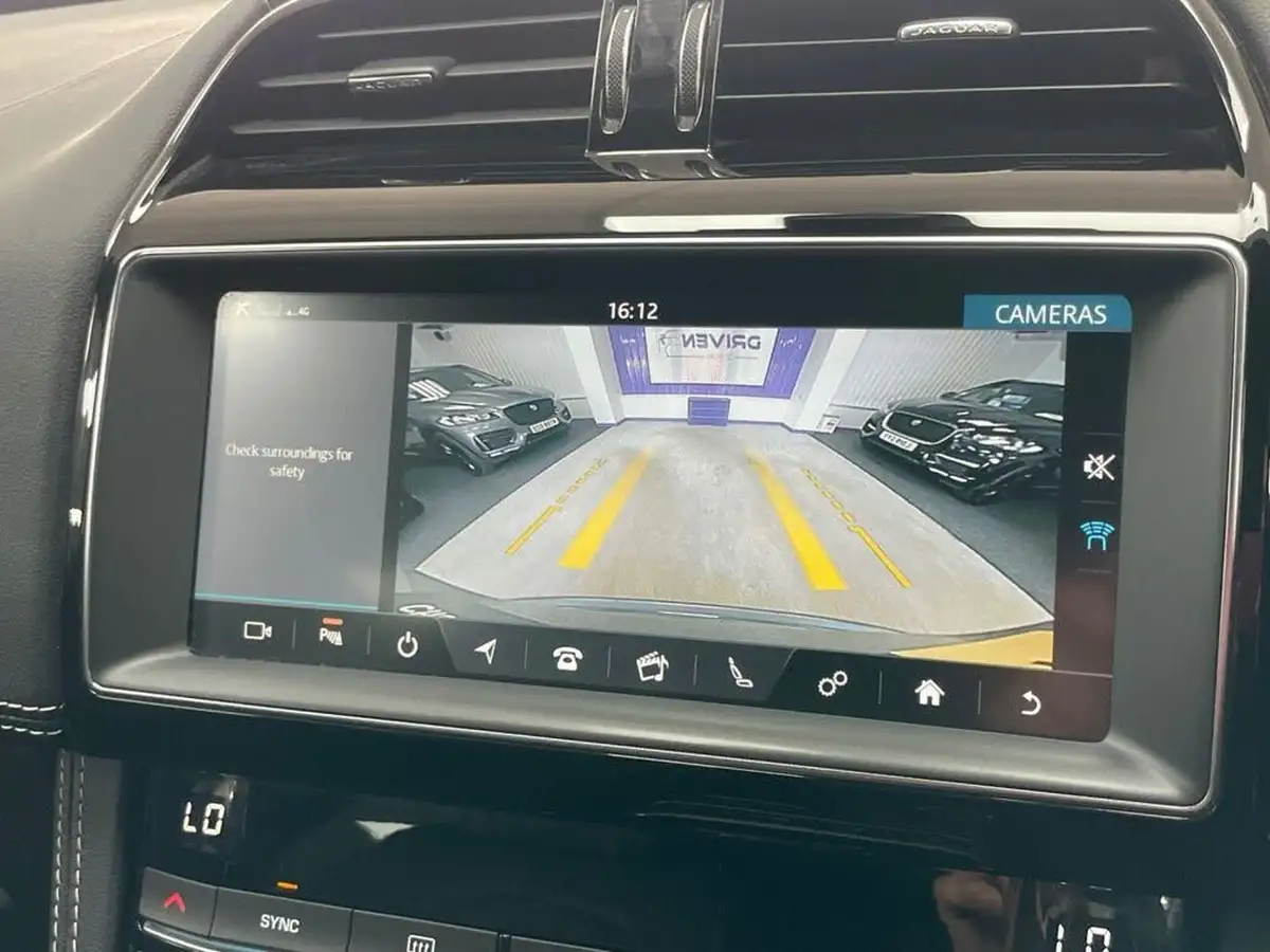 2019-jaguar-f-pace-20-i4d-r-sport-180ps-auto-big-38