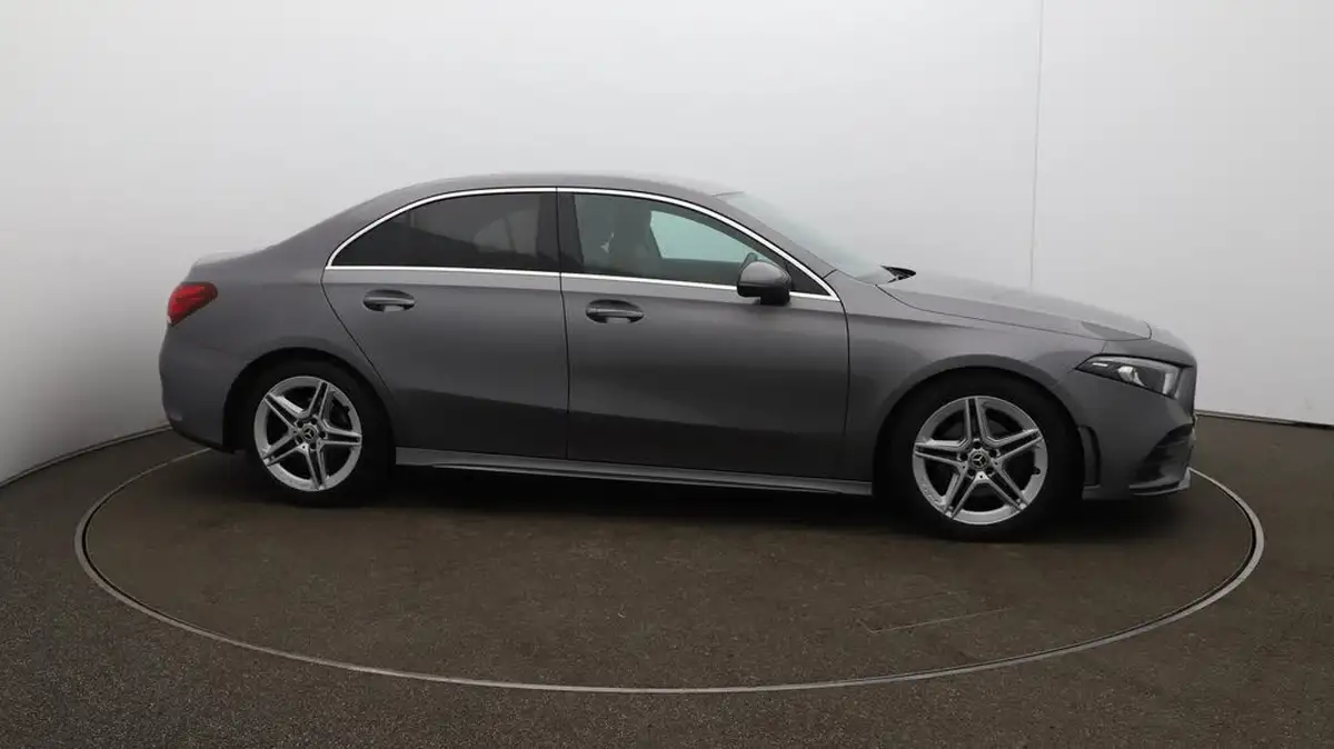 2020-mercedes-benz-a-class-13-a200-amg-line-saloon-4d-7g-dct-big-39
