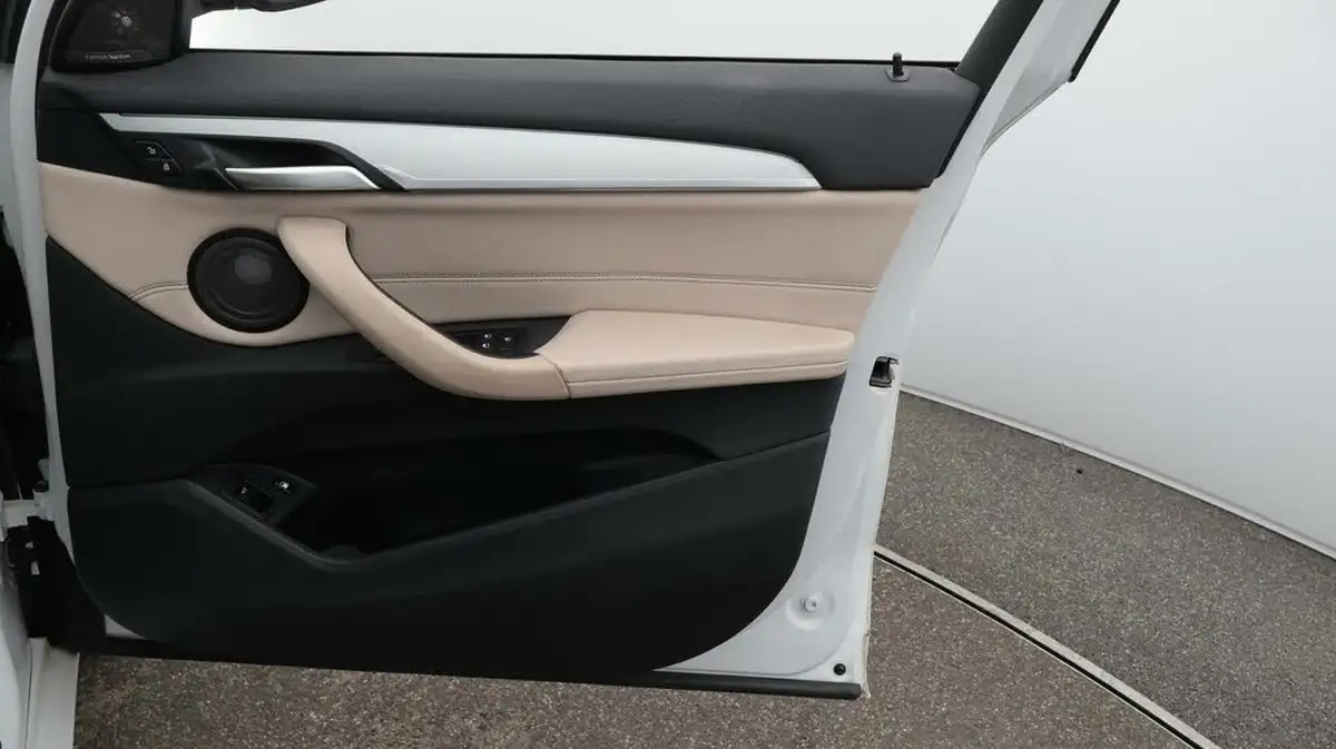 2021-bmw-x1-15-xdrive-25e-phev-m-sport-big-15