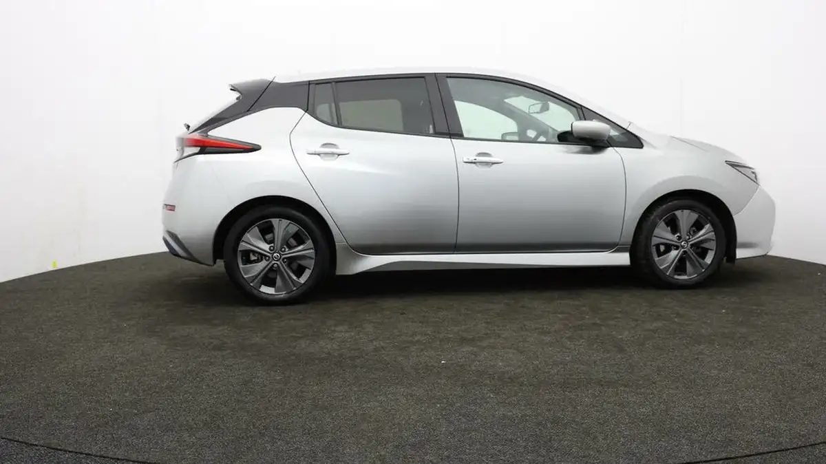 2021-nissan-leaf-e-tekna-big-29