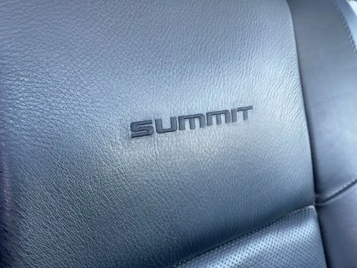 2014-jeep-grand-cherokee-30crd-summit-big-44