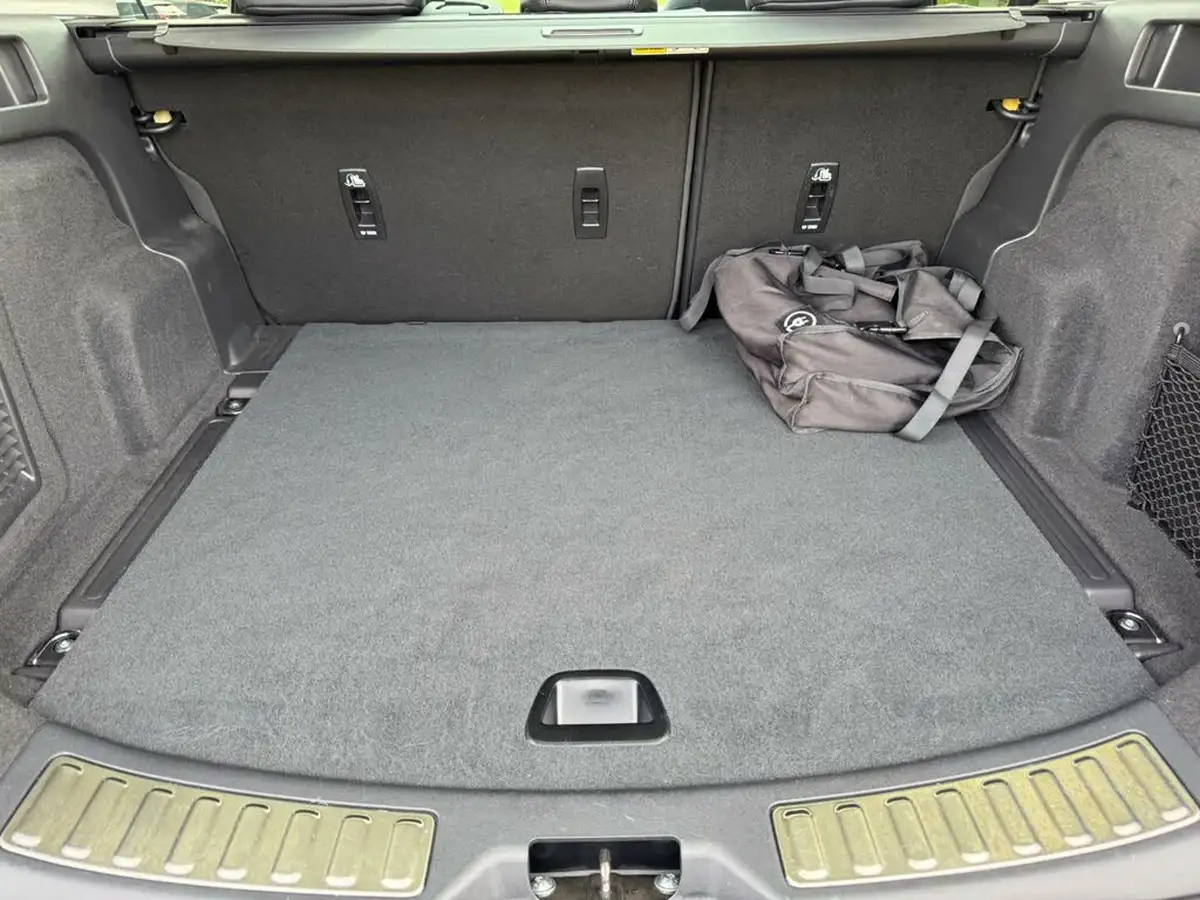 2022-land-rover-discovery-sport-15-p300e-r-dynamic-se-big-37
