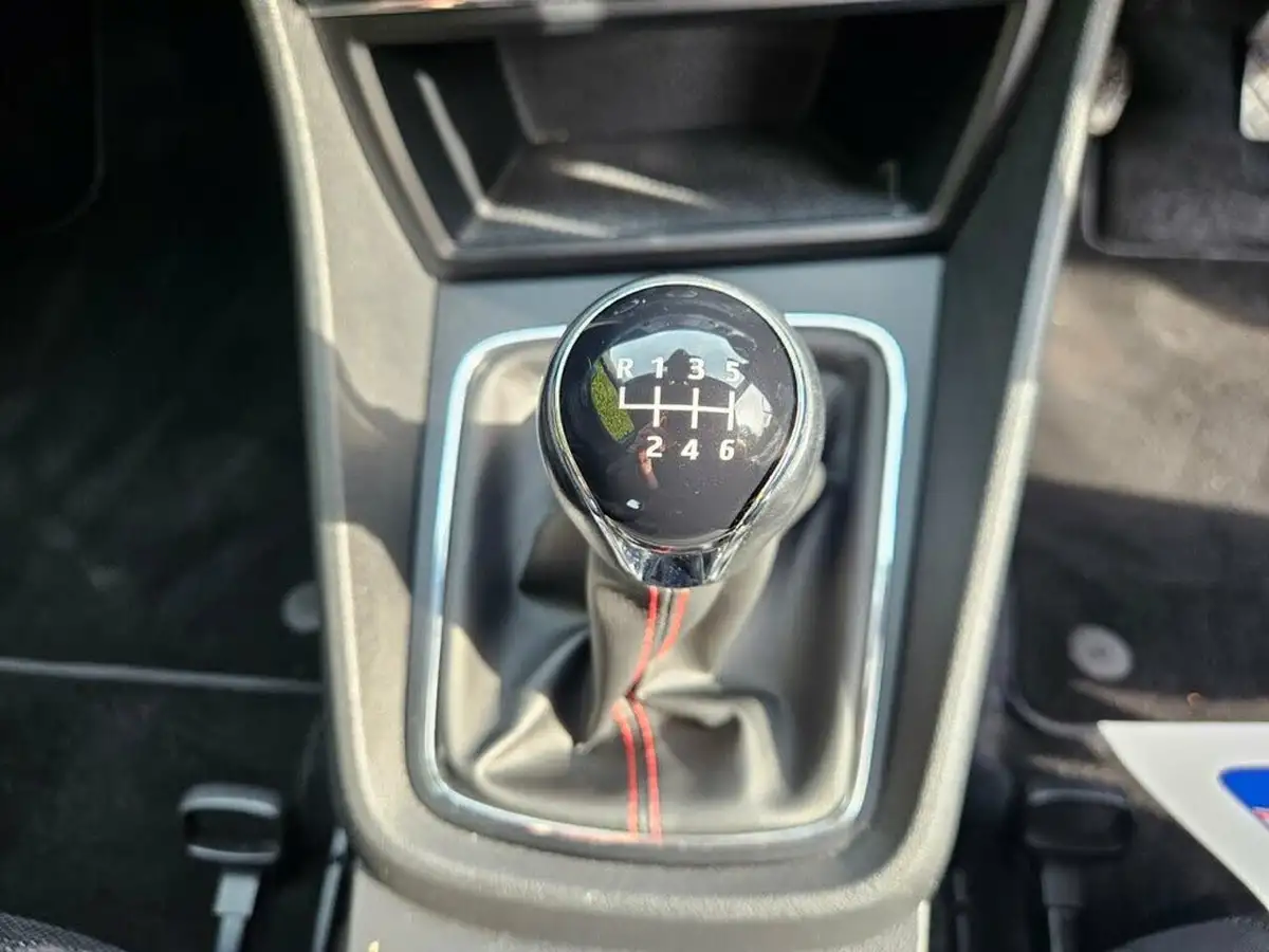 2015-seat-leon-18-fr-tech-pack-sportcoupe-3d-big-15