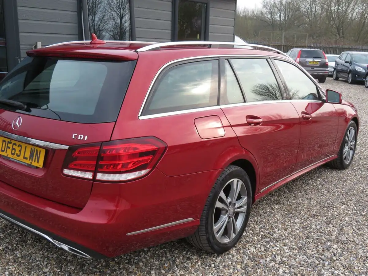 2014-mercedes-benz-e-class-21td-e220-cdi-se-175bhp-cdi-estate-5d-big-30