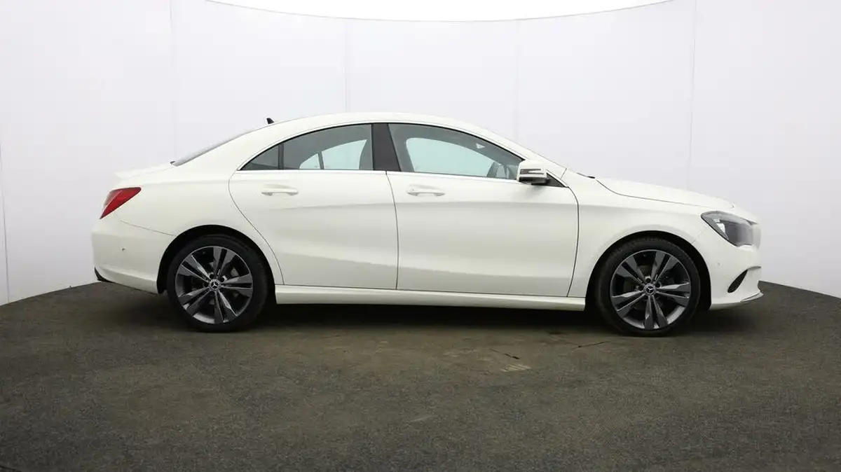 2017-mercedes-benz-cla-16-cla-180-sport-coupe-4d-big-43