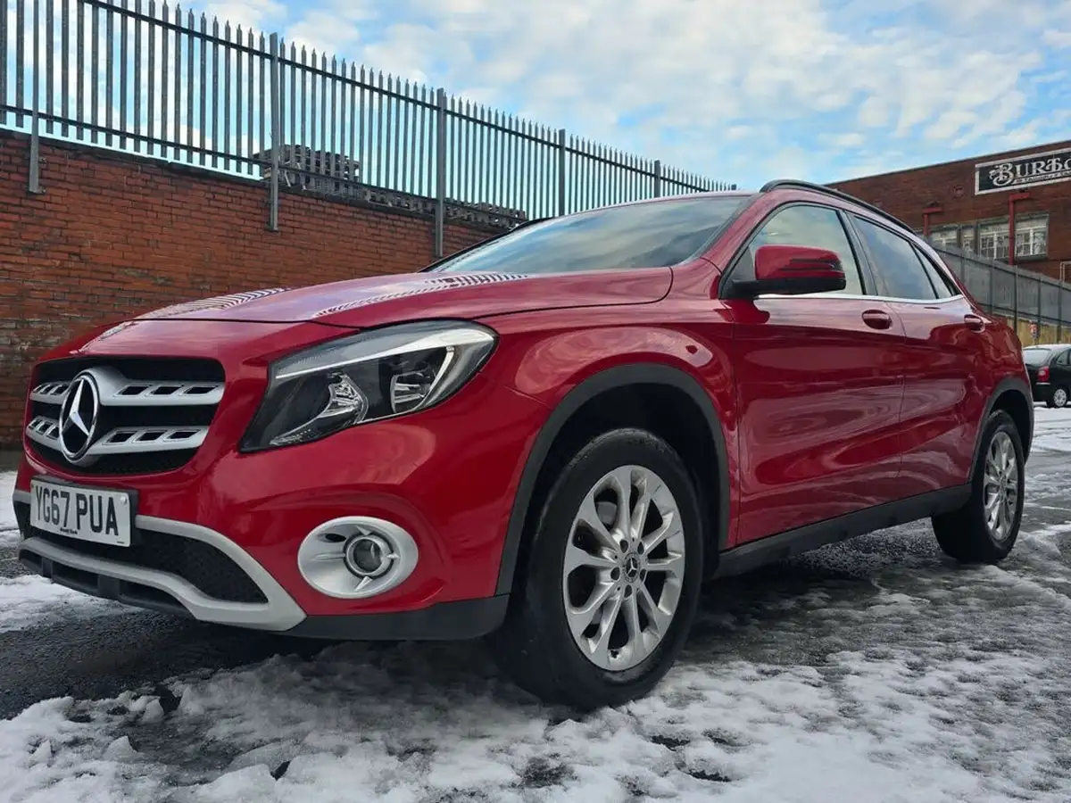 2017-mercedes-benz-gla-class-21d-gla-200d-se-ss-big-1