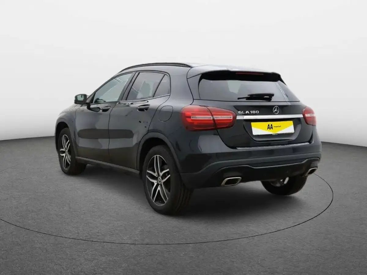 2019-mercedes-benz-gla-class-16-gla-180-urban-edition-big-3