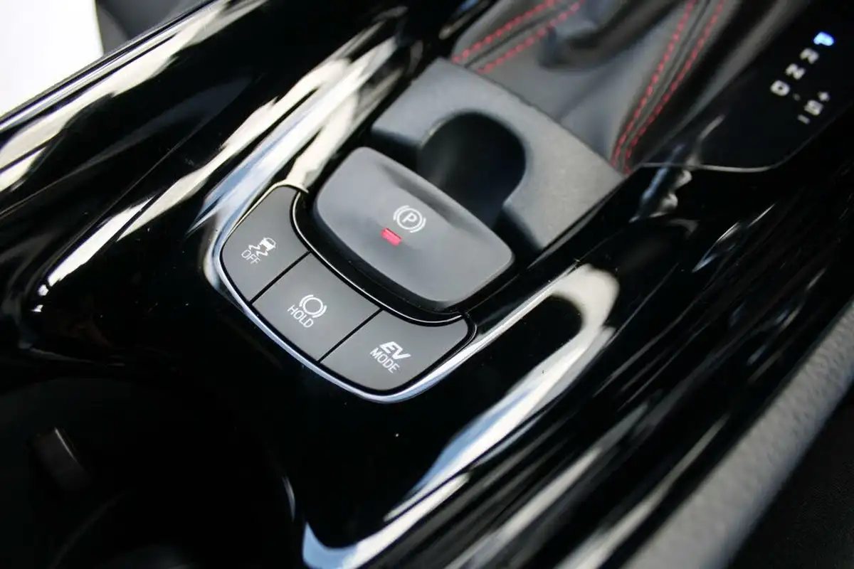 2021-toyota-c-hr-20-vvt-i-gr-sport-big-24