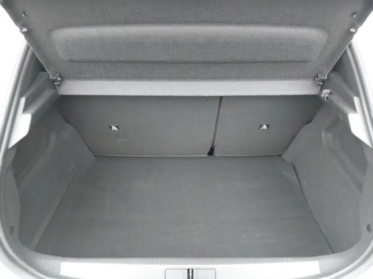 2021-peugeot-208-12-puretech-allure-100bhp-big-7