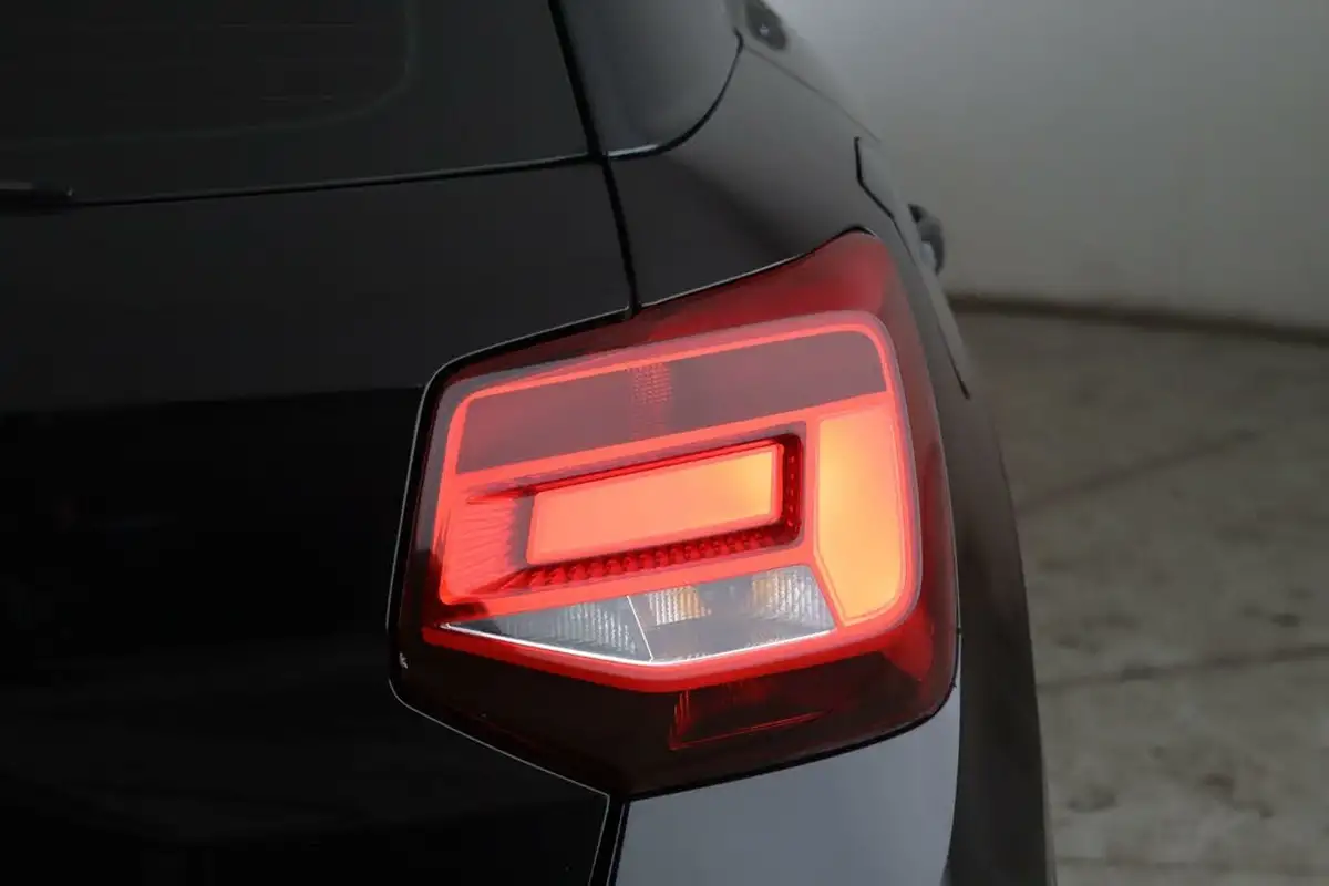 2021-audi-q2-10-30-tfsi-sport-big-9