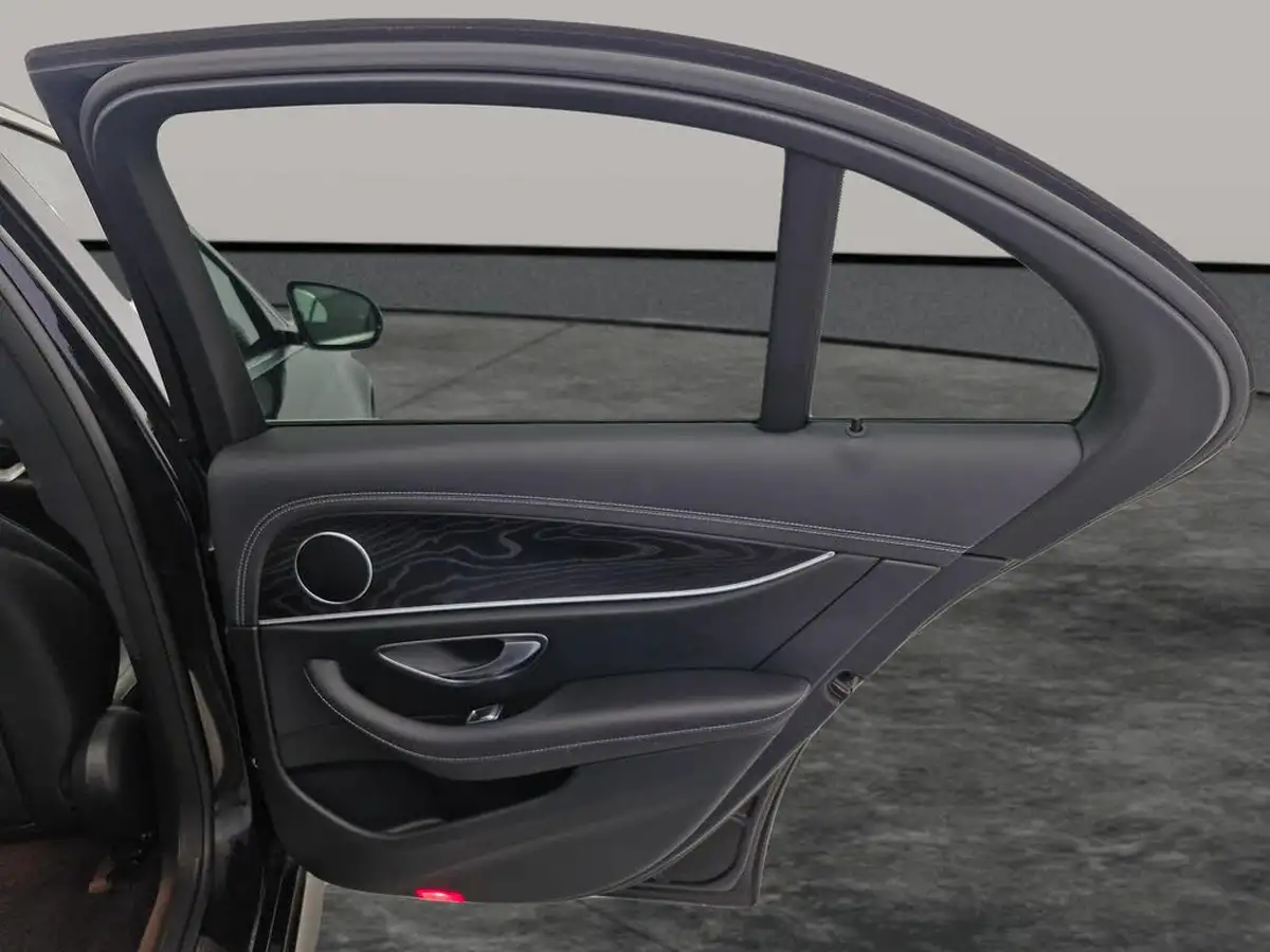 2019-mercedes-benz-e-class-20d-e220d-amg-line-edition-saloon-4d-big-16