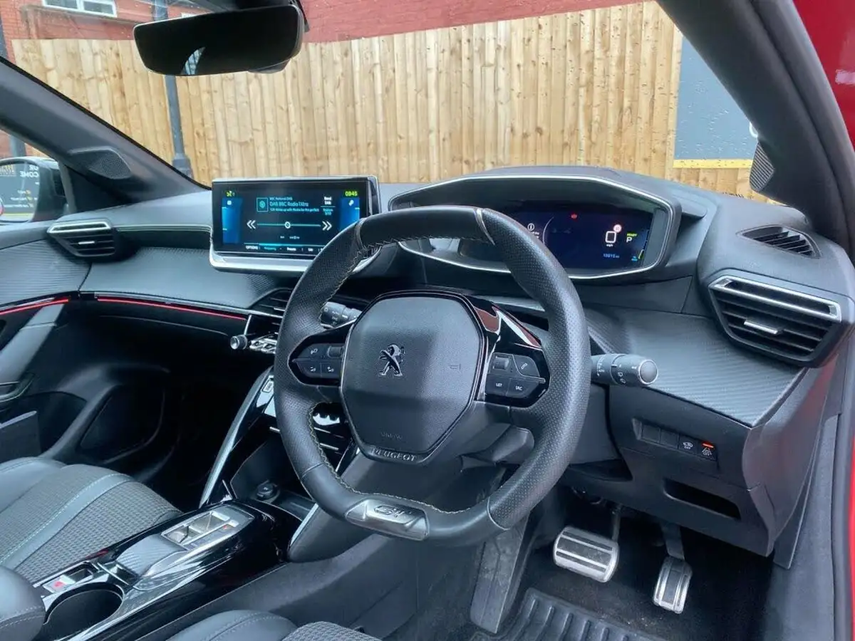 2022-peugeot-208-e-gt-136ps-50kwh-big-6