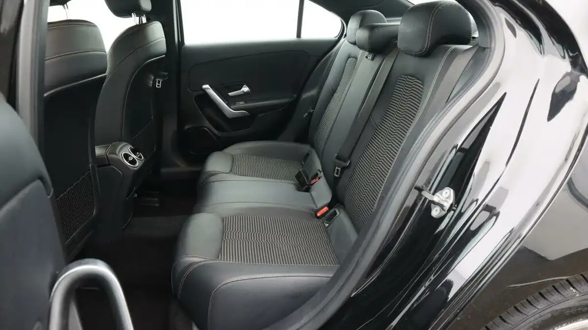 2019-mercedes-benz-a-class-13-a200-sport-saloon-4d-7g-dct-big-16