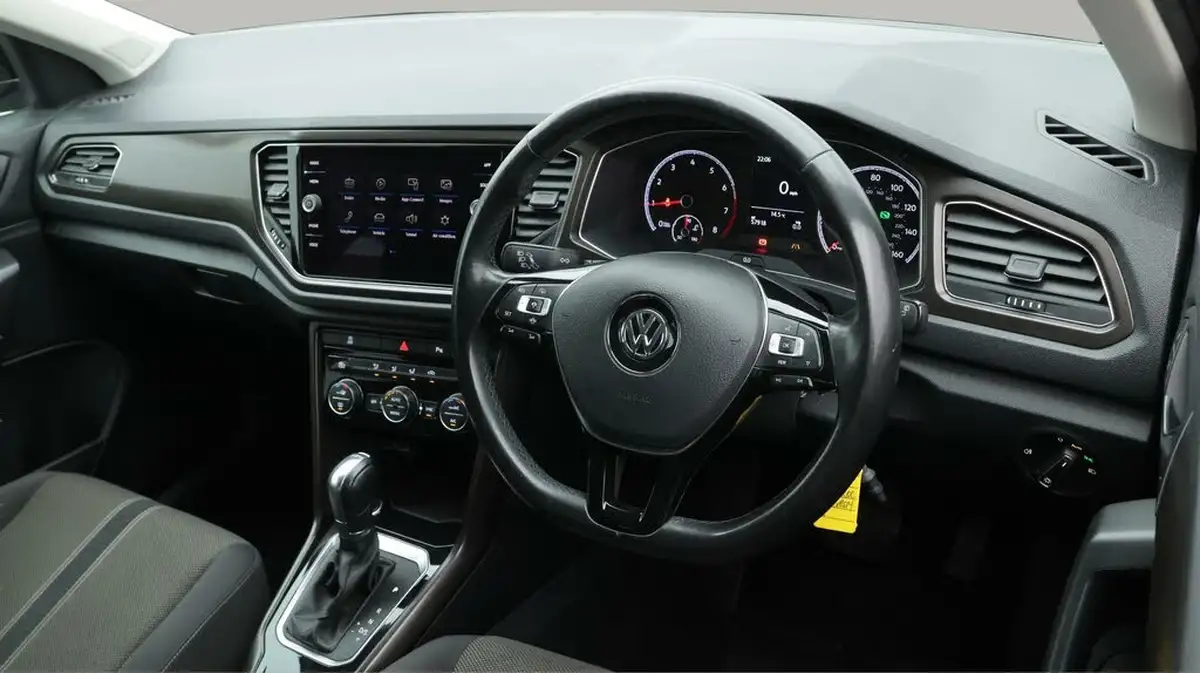 2019-volkswagen-t-roc-15-tsi-design-dsg-big-9