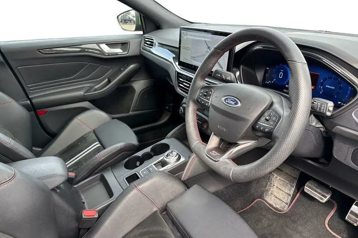 2023-ford-focus-23t-st-hatchback-auto-big-8