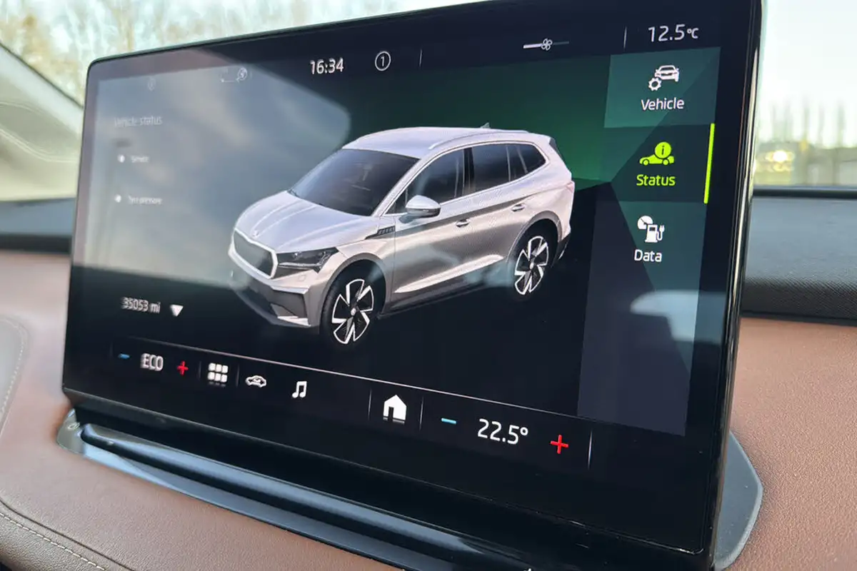 2022-skoda-enyaq-e-60-big-41