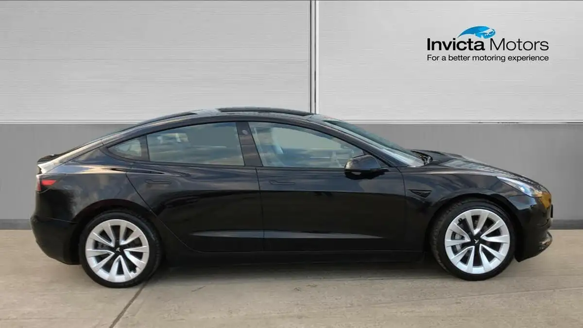 2021-tesla-model-3-e-standard-plus-big-1