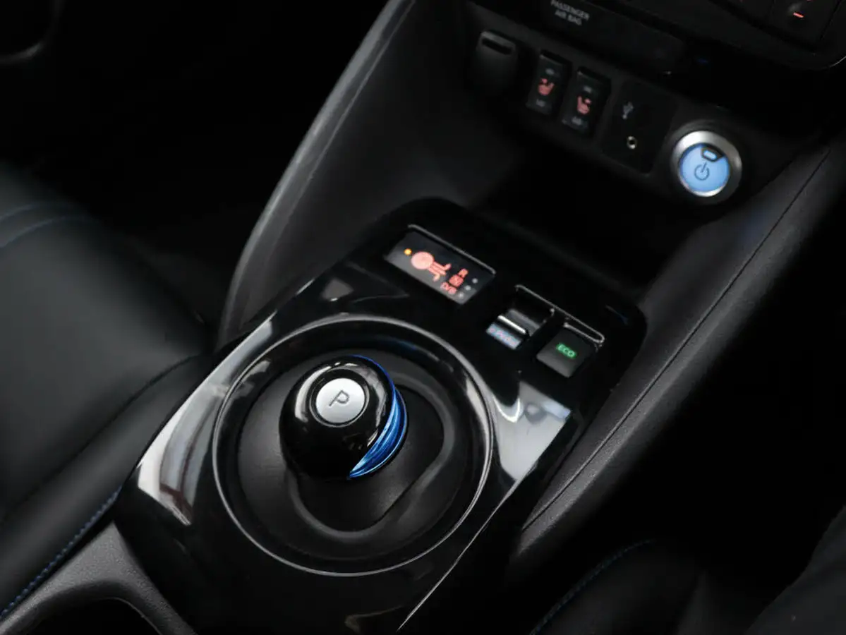 2019-nissan-leaf-e-n-connecta-big-21