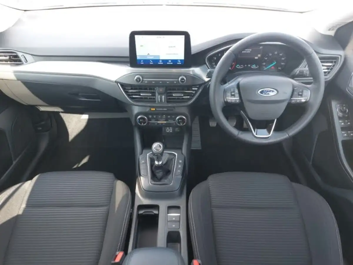 2022-ford-focus-10t-titanium-155ps-hybrid-mhev-hatchback-big-2
