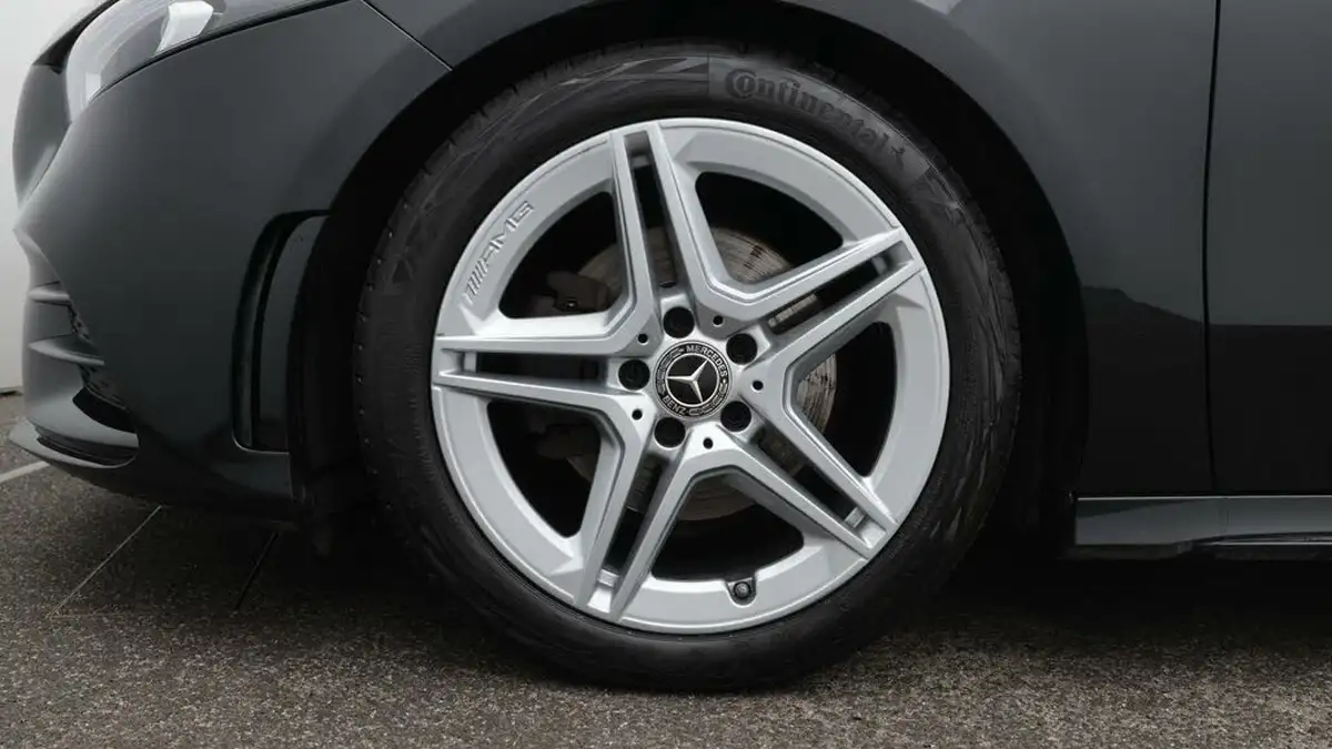 2020-mercedes-benz-a-class-13-a200-amg-line-saloon-4d-7g-dct-big-18