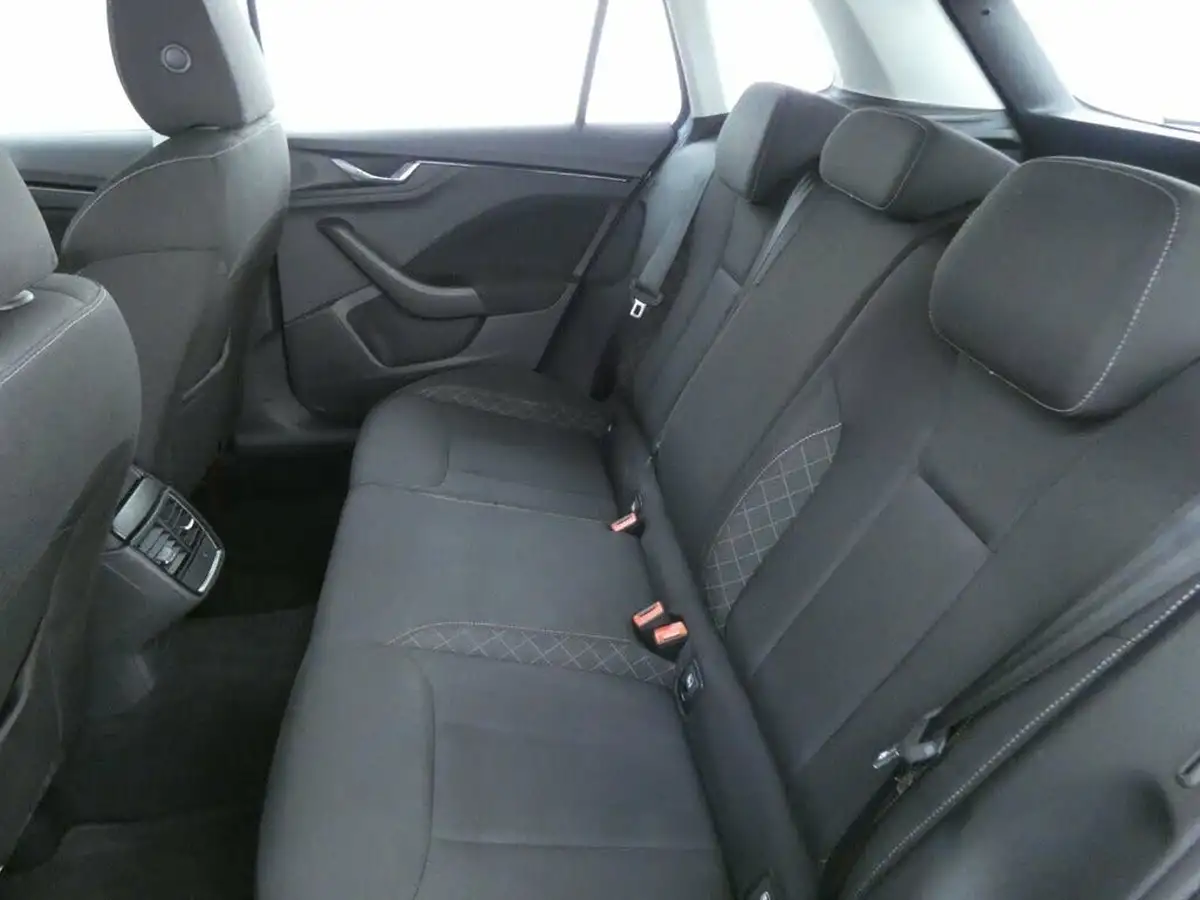 2020-skoda-kamiq-15-tsi-se-dsg-big-17