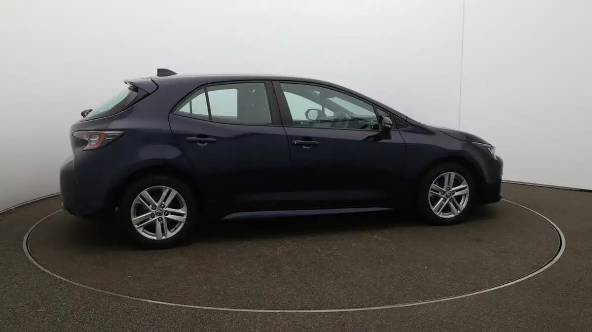 2022-toyota-corolla-18-vvt-i-icon-tech-trk-hatchback-5d-big-42