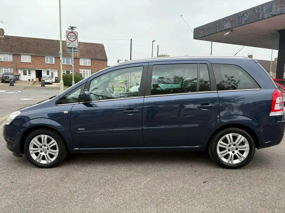 2011-vauxhall-zafira-18-design-easytronic-big-4
