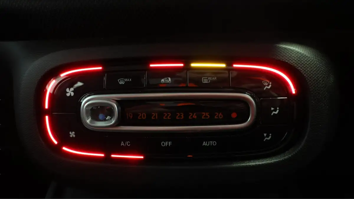 2019-smart-forfour-eq-prime-premium-big-11