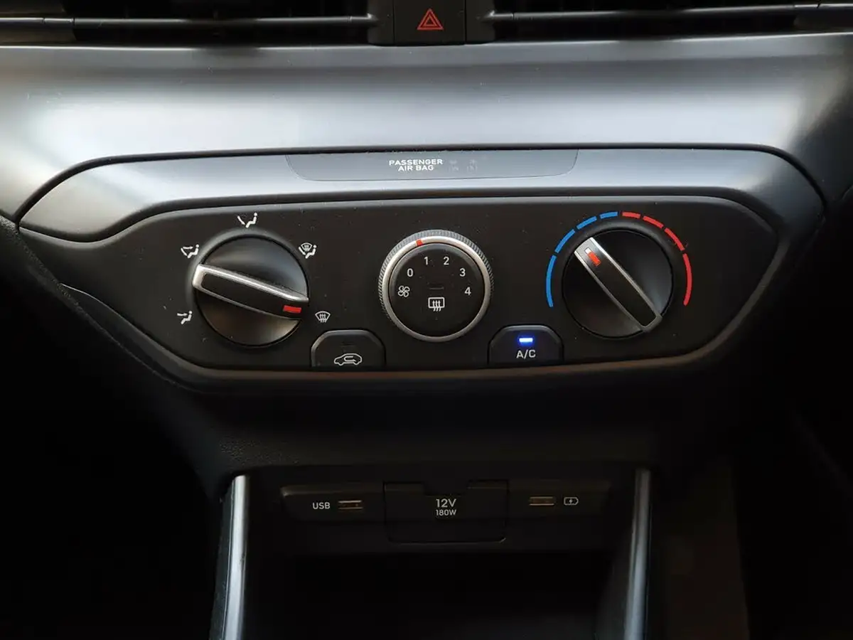 2022-hyundai-i20-10-t-gdi-element-big-15