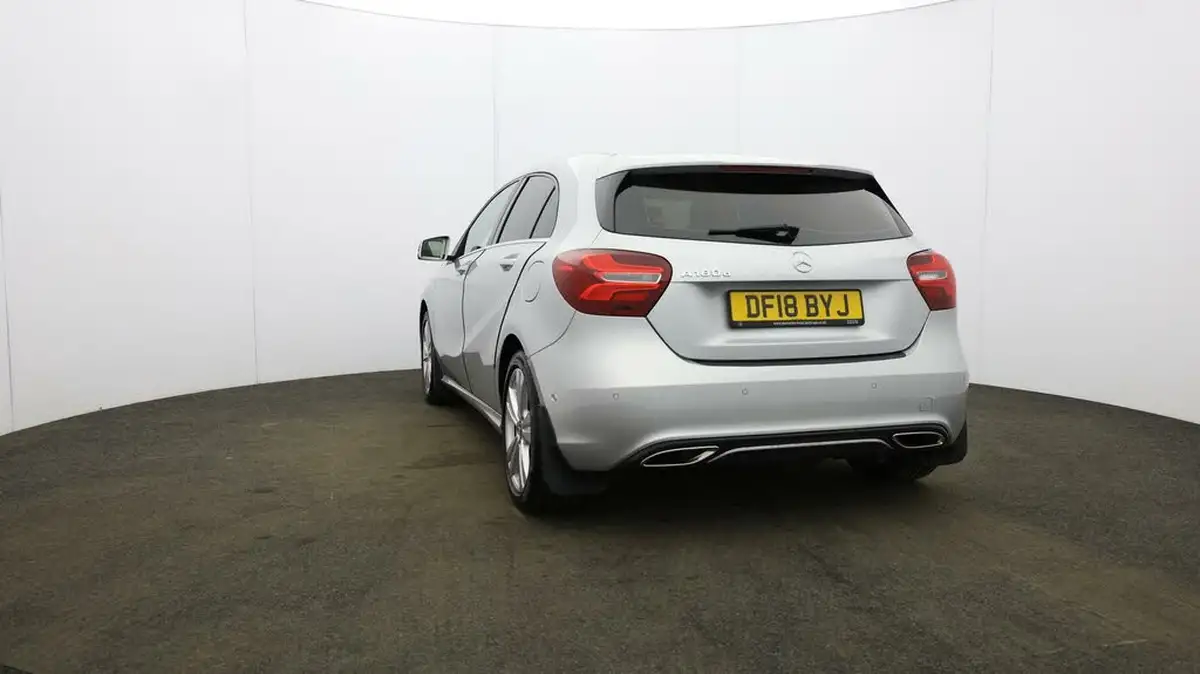 2017-mercedes-benz-a-class-15d-a180d-sport-premiumss-7g-dct-big-54