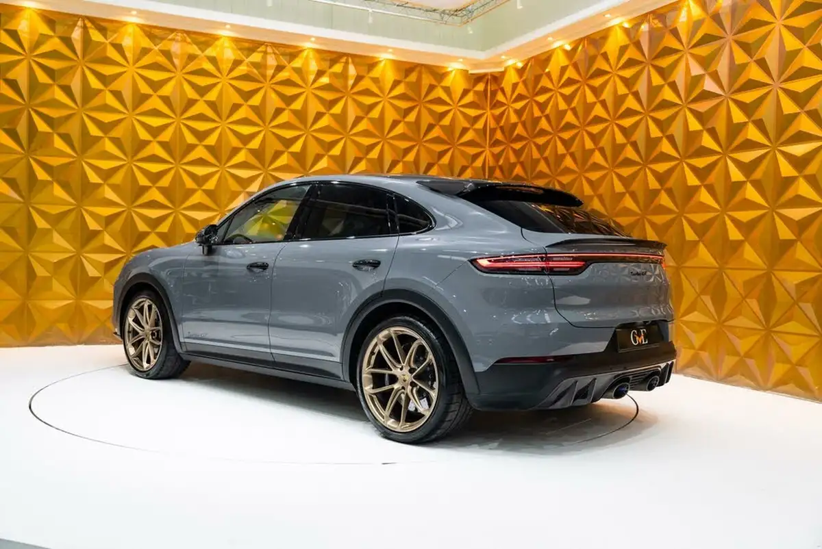 2022-porsche-cayenne-40-v8-turbo-gt-big-26