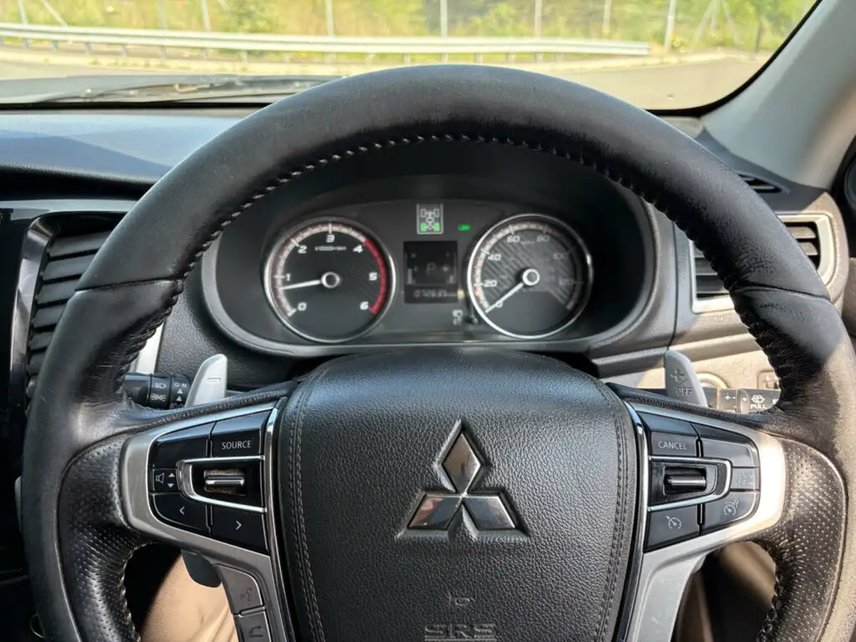 2017-mitsubishi-l200-24di-d-warrior-178bhp-eu6-auto-big-37