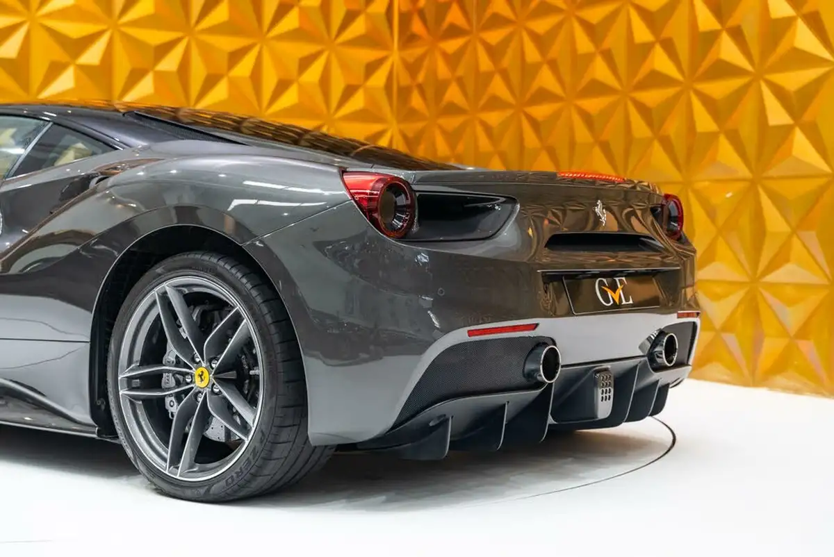 2017-ferrari-488-39-488-gtb-big-28