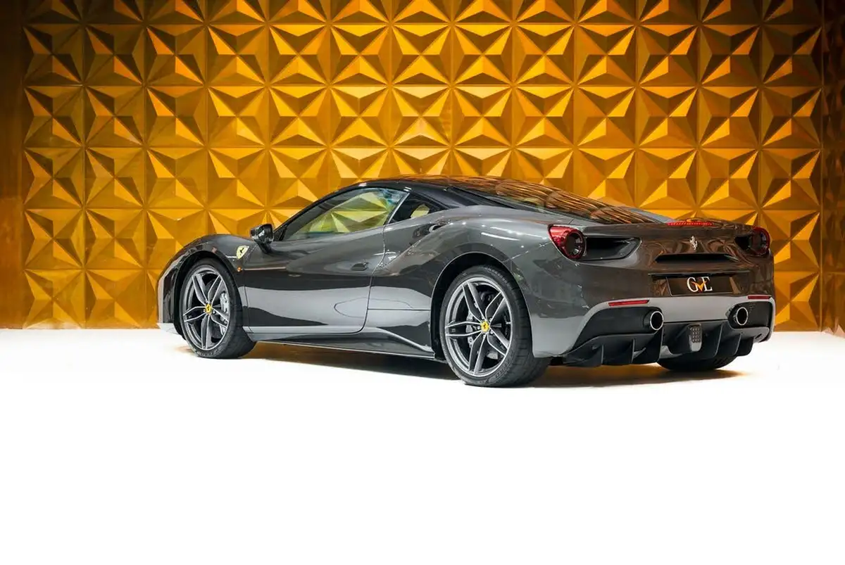 2017-ferrari-488-39-488-gtb-big-4