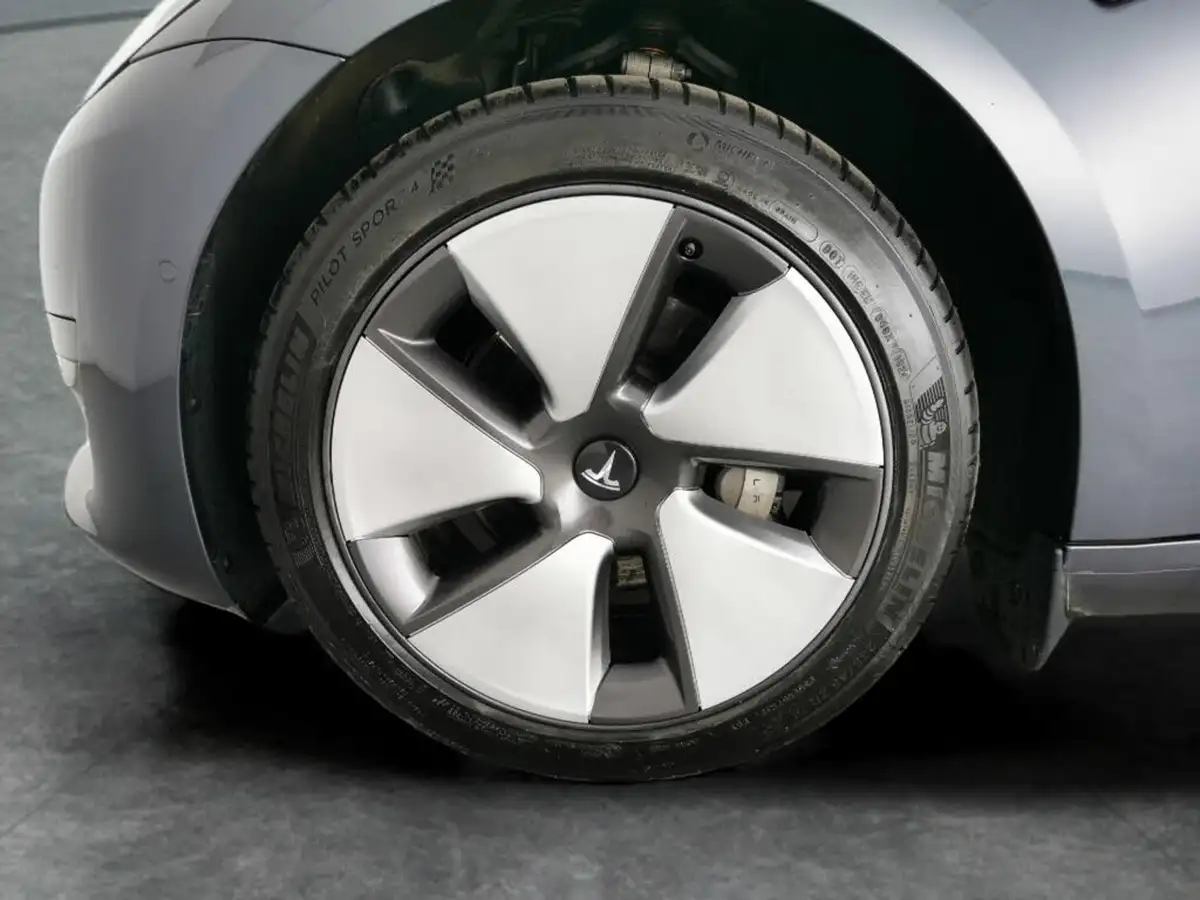 2021-tesla-model-3-e-standard-plus-big-28