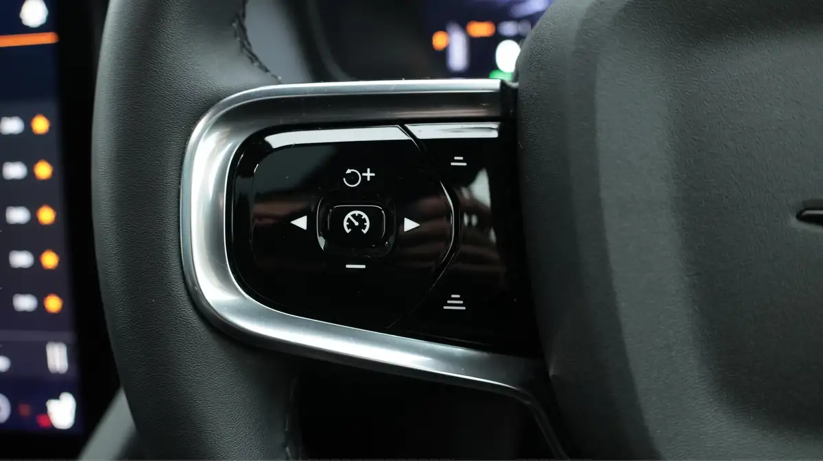 2022-polestar-polestar-2-e-ps2-170kw-long-single-plus-hatchback-big-23