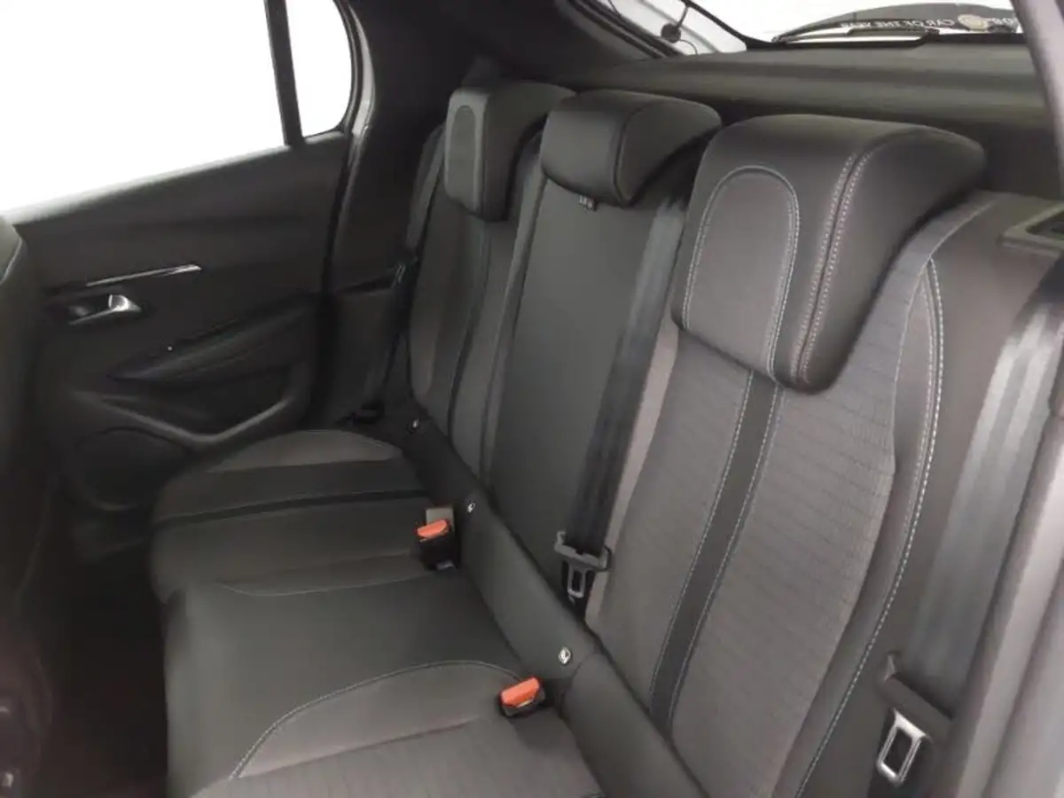 2021-peugeot-208-12-puretech-allure-premium-100bhp-big-5