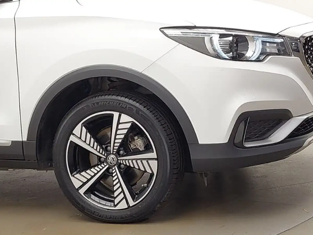 2021-mg-zs-suv-e-exclusive-ev-big-8