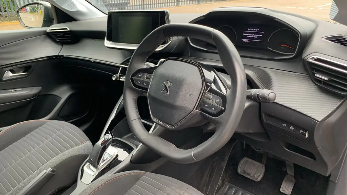 2021-peugeot-208-12-puretech-active-premium-100bhp-eat8-big-10