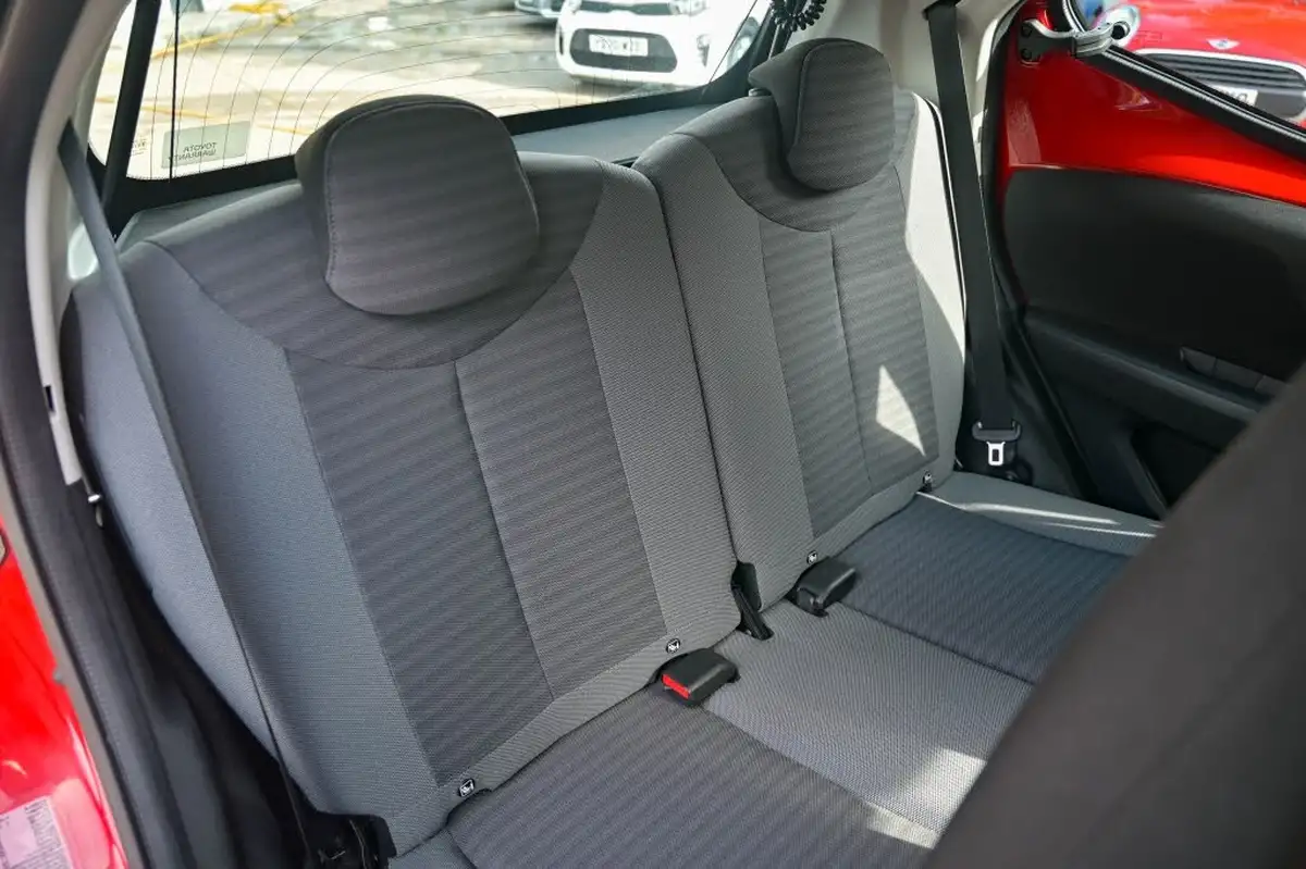 2020-toyota-aygo-10-vvt-i-x-play-big-18