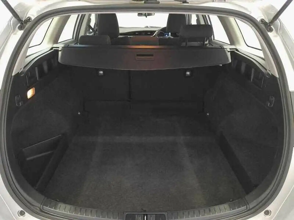 2019-toyota-auris-18-vvt-i-hsd-icon-tech-estate-big-6
