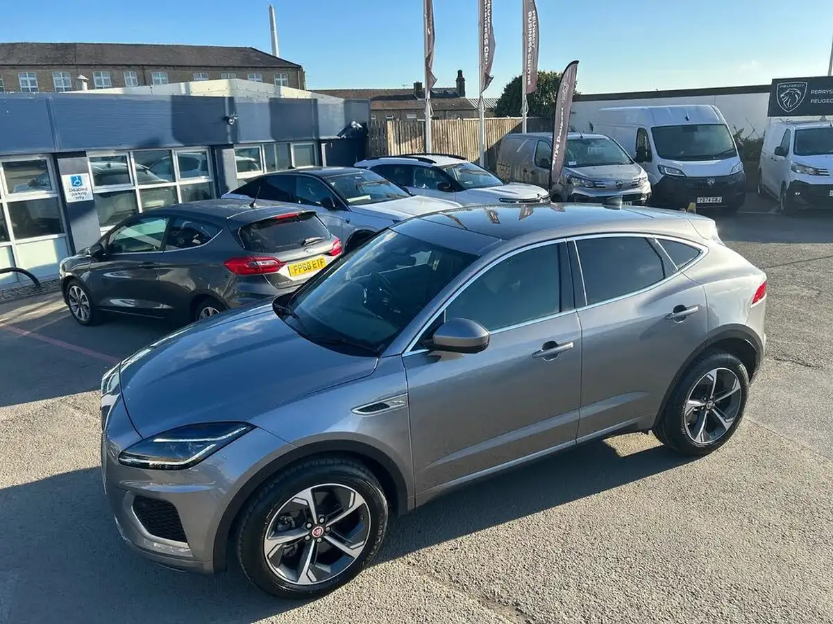 2021-jaguar-e-pace-20-d200-r-dynamic-se-big-37