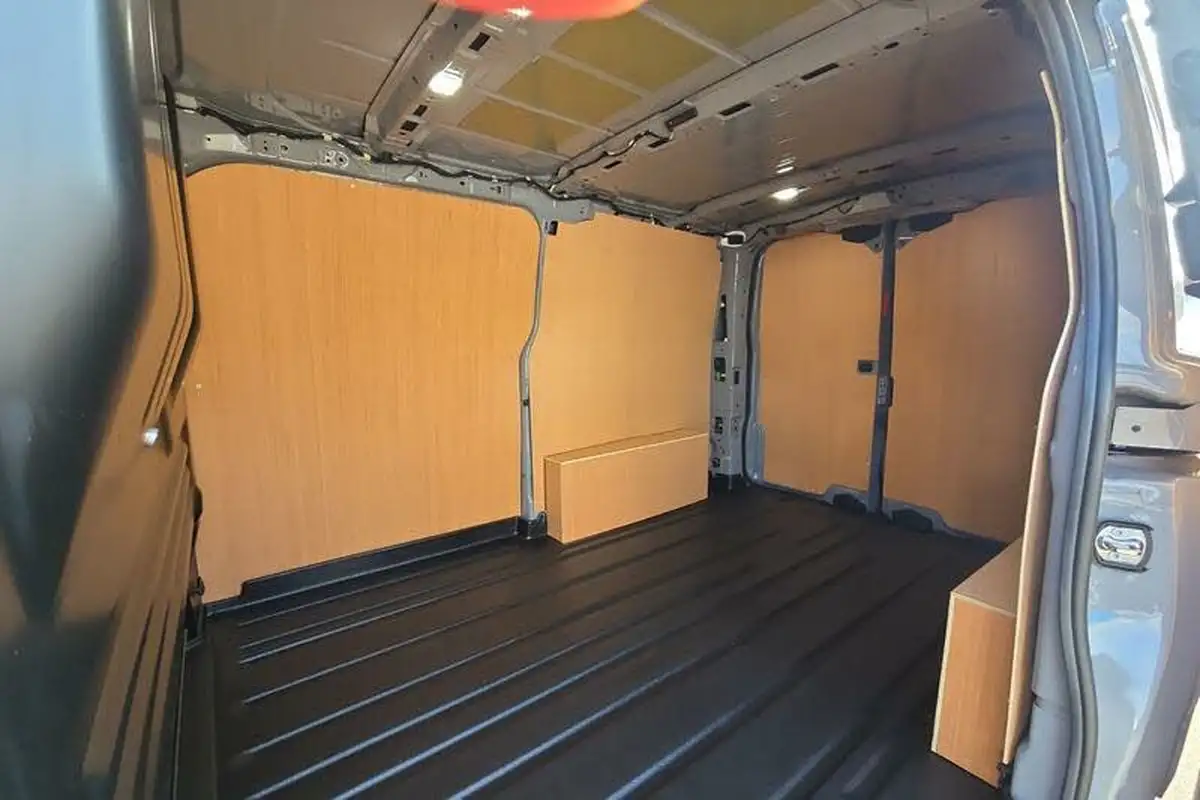 2024-ford-transit-custom-e-320-l1h1-limited-136ps-panel-van-big-3