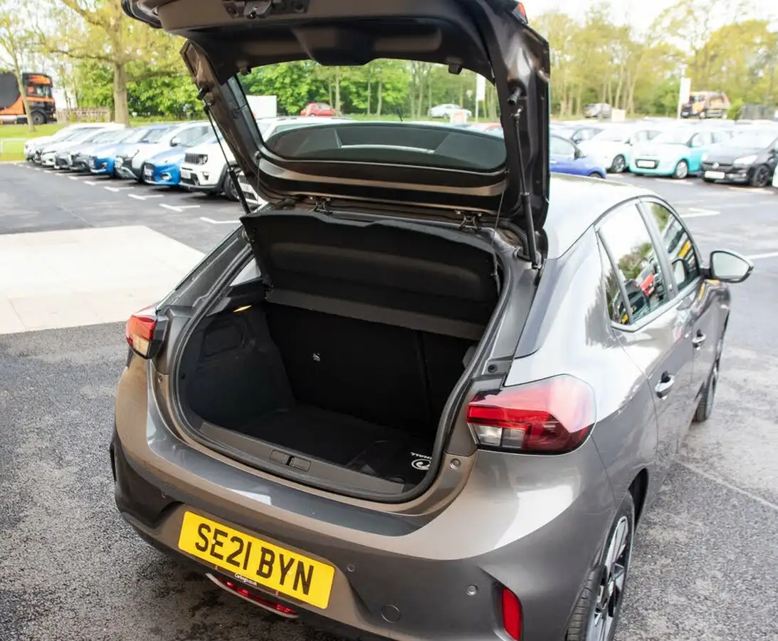 2020-vauxhall-corsa-e-se-nav-11kw-big-32