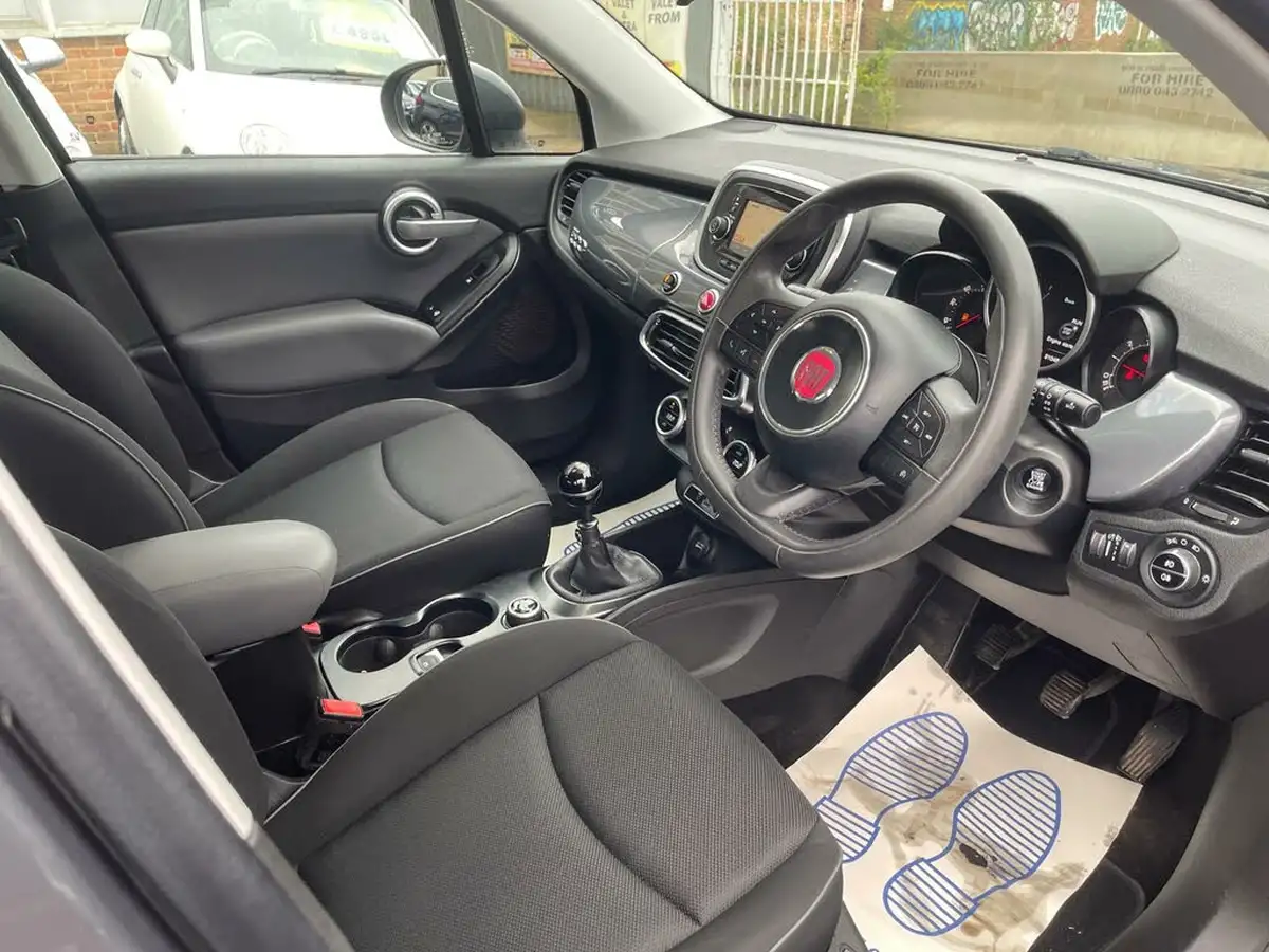 2016-fiat-500x-14-multiair-pop-star-big-17