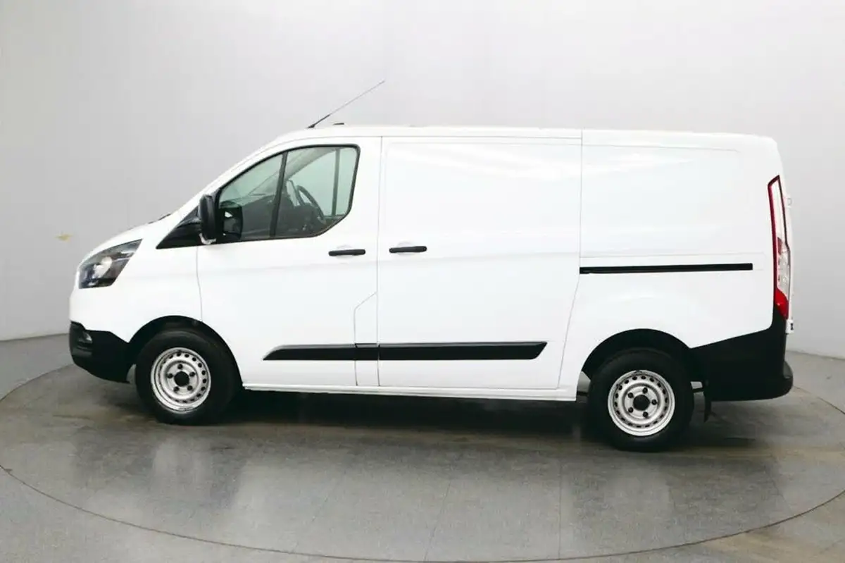 2020-ford-transit-custom-20tdci-280-l1h1-leader-105pseu6dt-panel-van-big-3