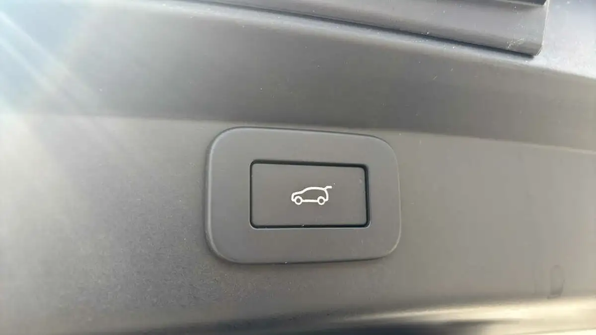 2023-jaguar-i-pace-ev400-hse-black-big-21