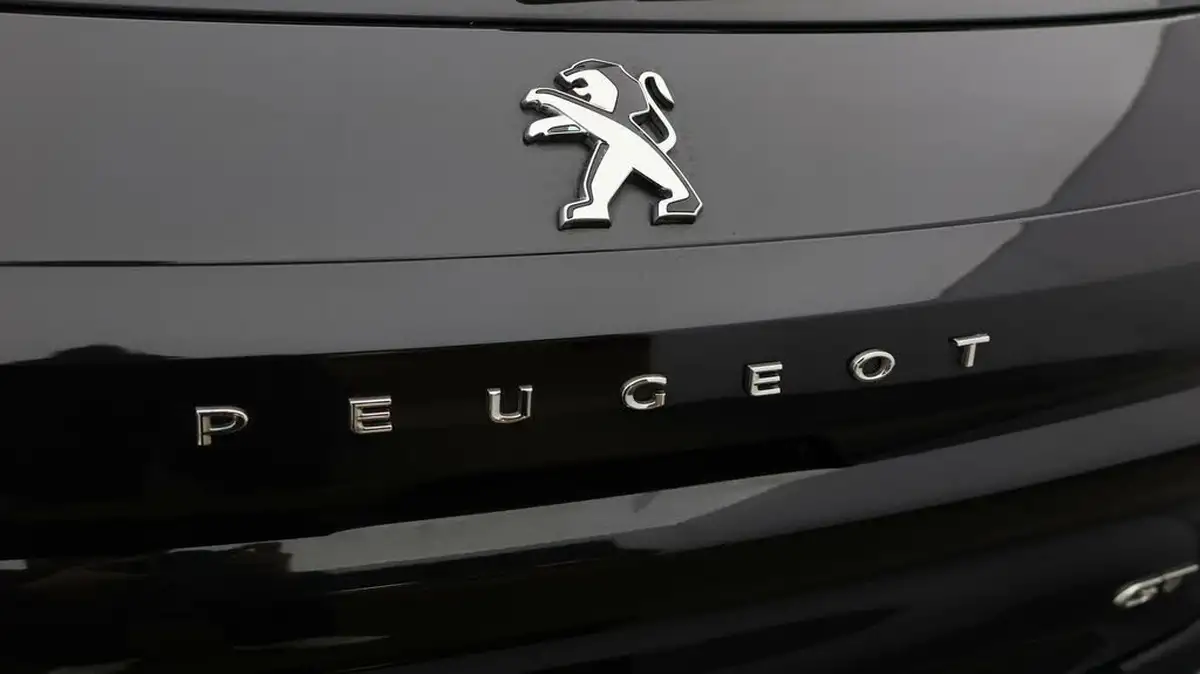 2020-peugeot-208-e-gt-big-20