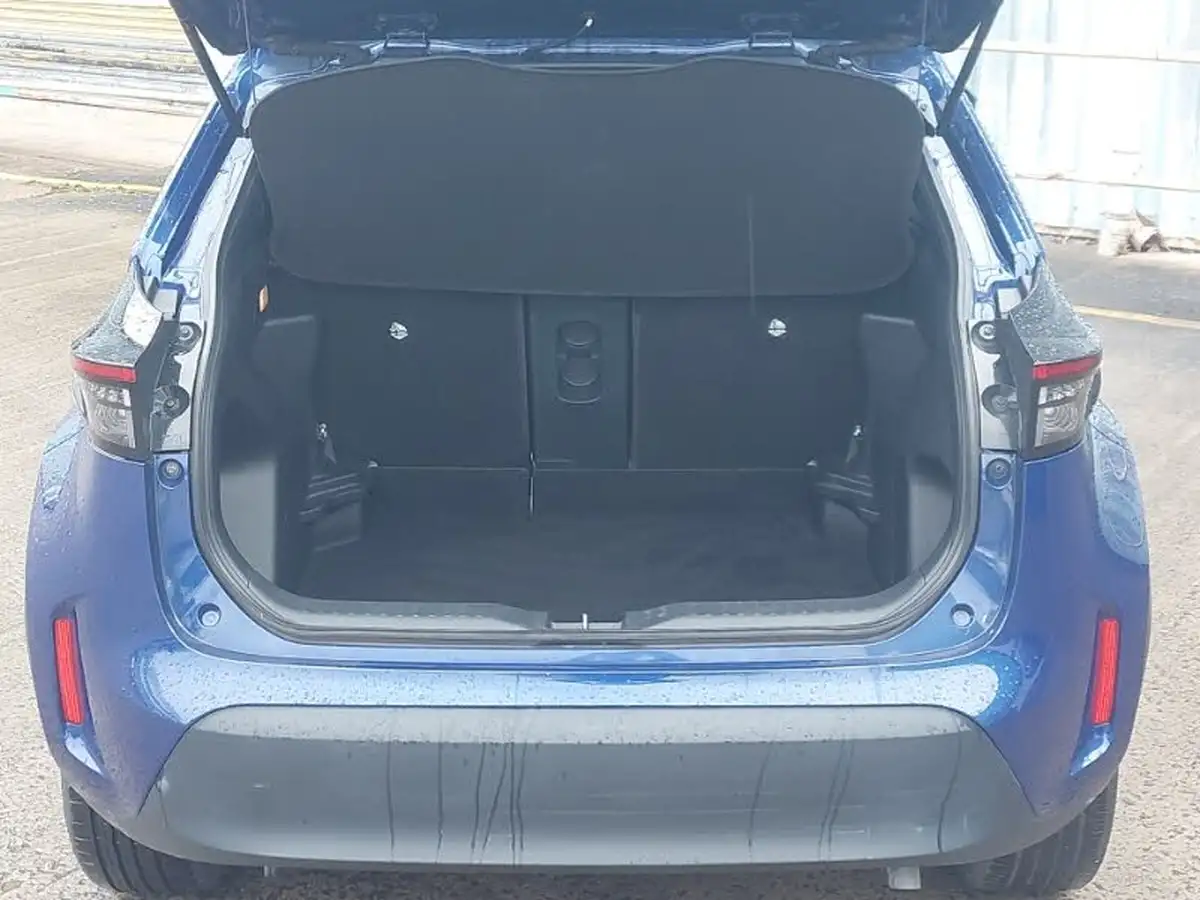 2022-toyota-yaris-15-vvt-i-design-panoramic-roof-big-7
